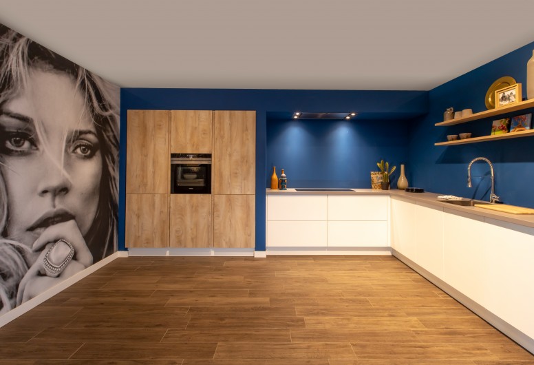 Blue showroom model Svea Keuken en Bad